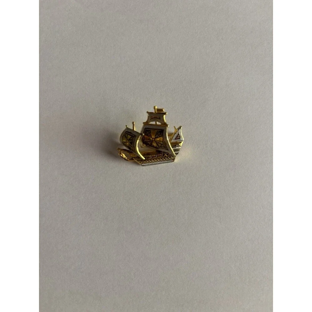 Vintage 3D Sailing Ship Galleon Brooch Pin Gold Tone Nautical Maritime